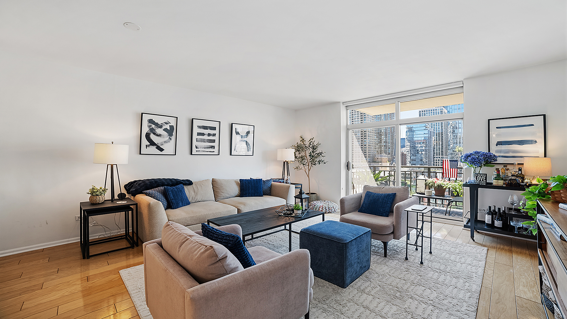 21 W CHESTNUT Street Unit: 1306