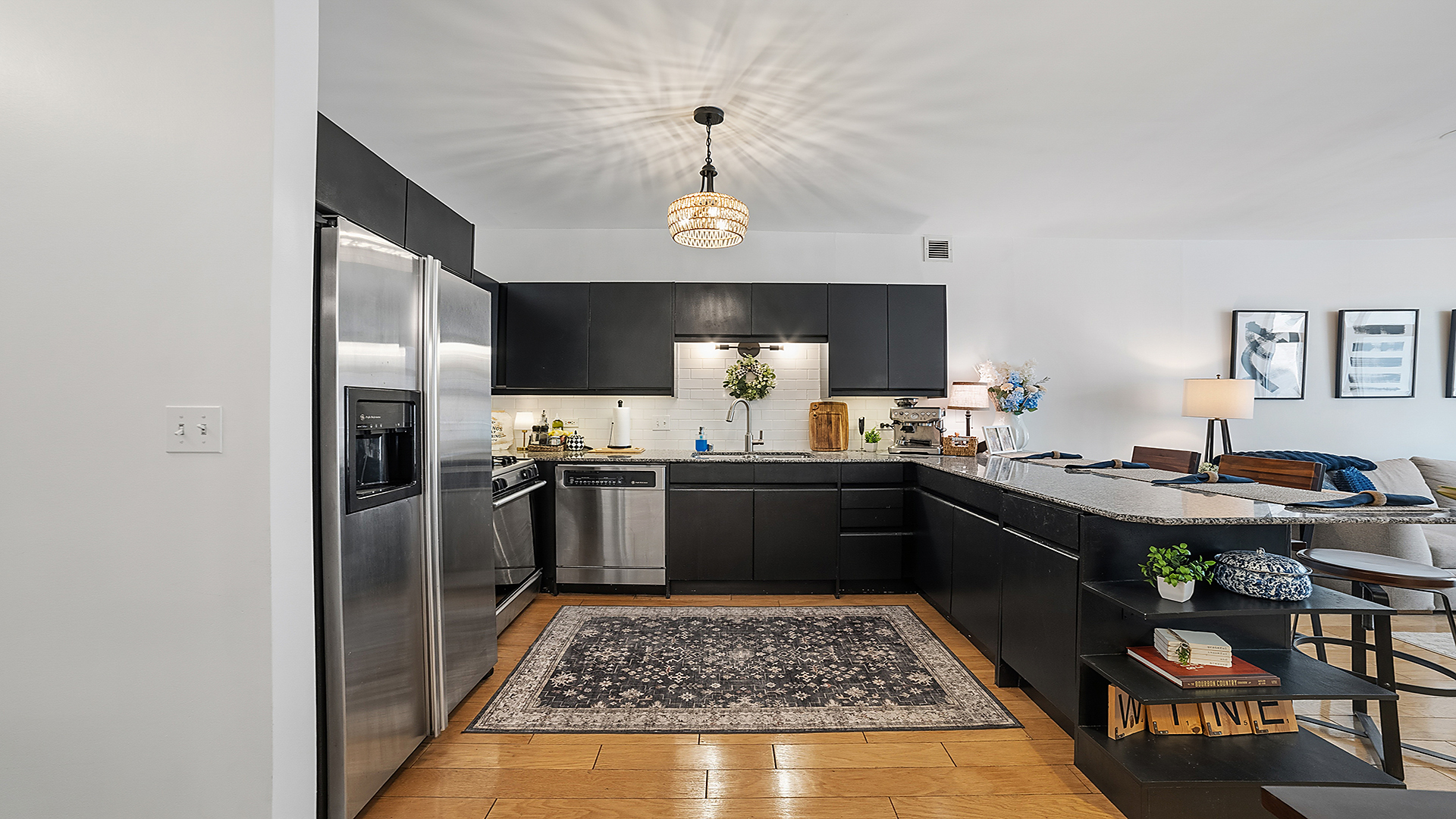 21 W CHESTNUT Street Unit: 1306