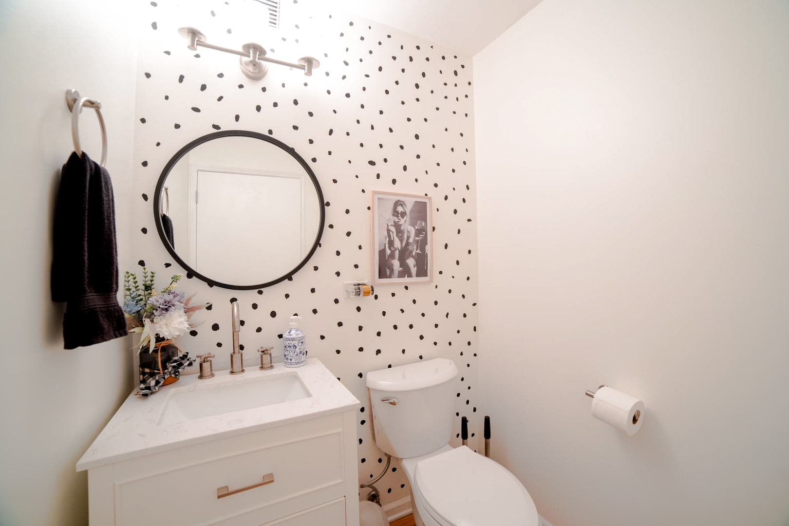21 W CHESTNUT Street Unit: 1306