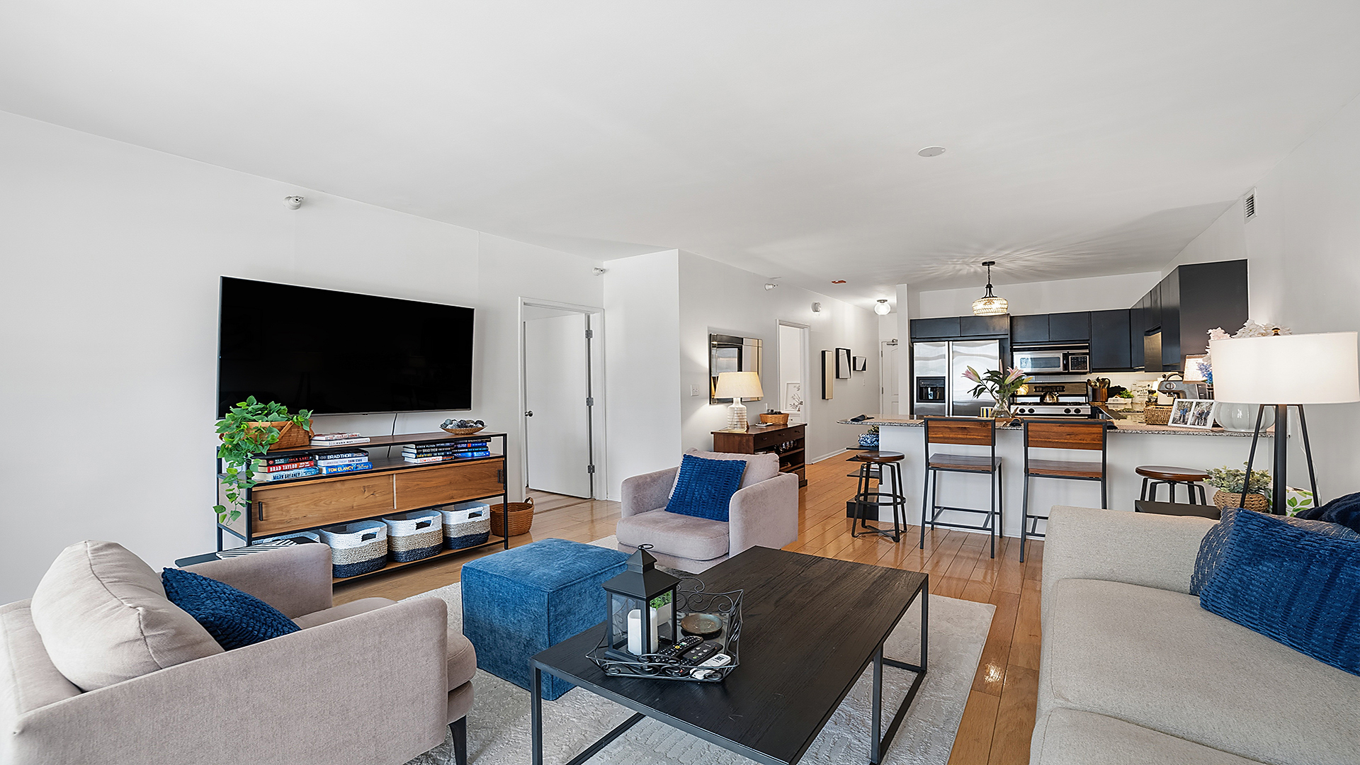 21 W CHESTNUT Street Unit: 1306