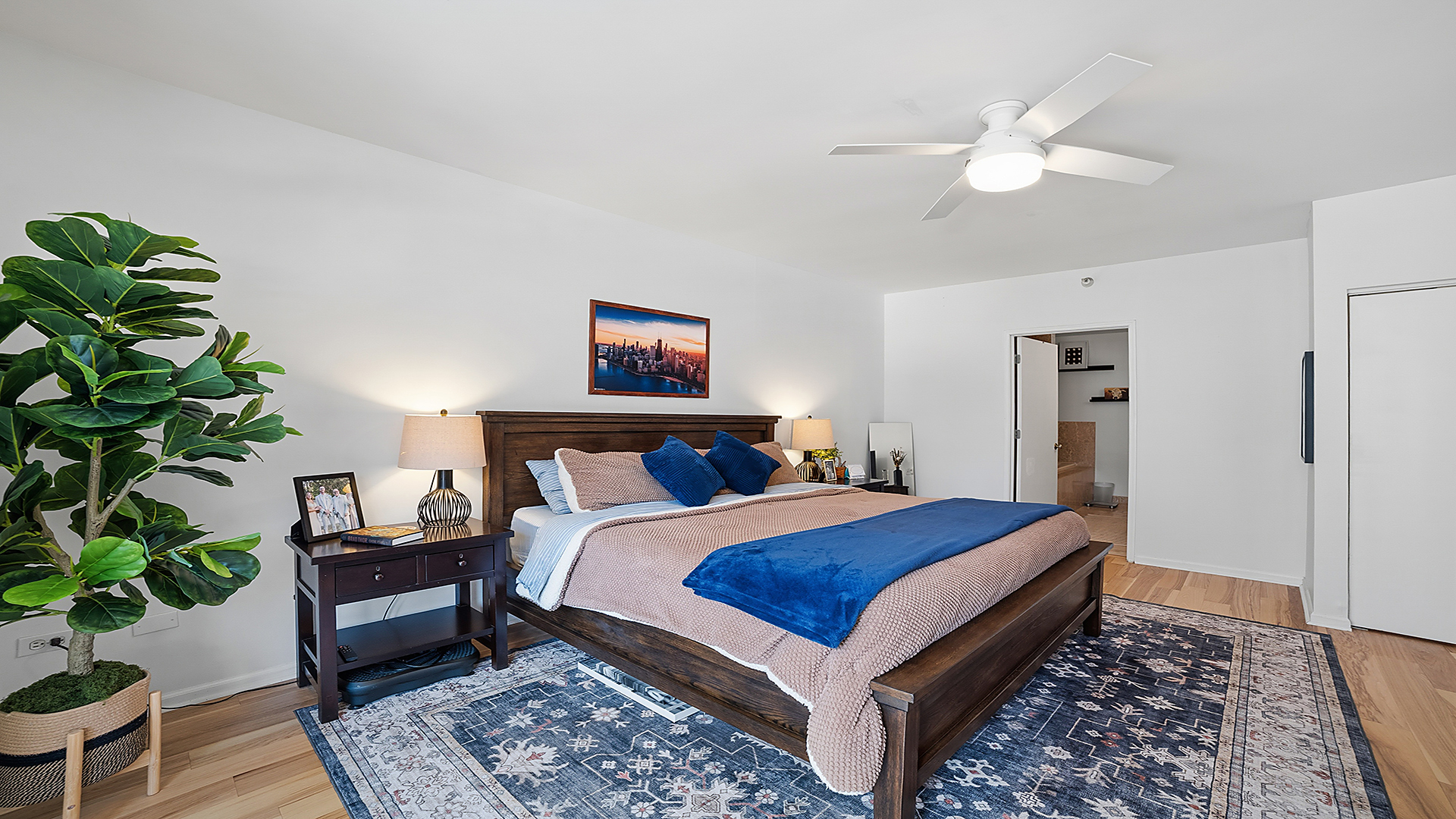 21 W CHESTNUT Street Unit: 1306