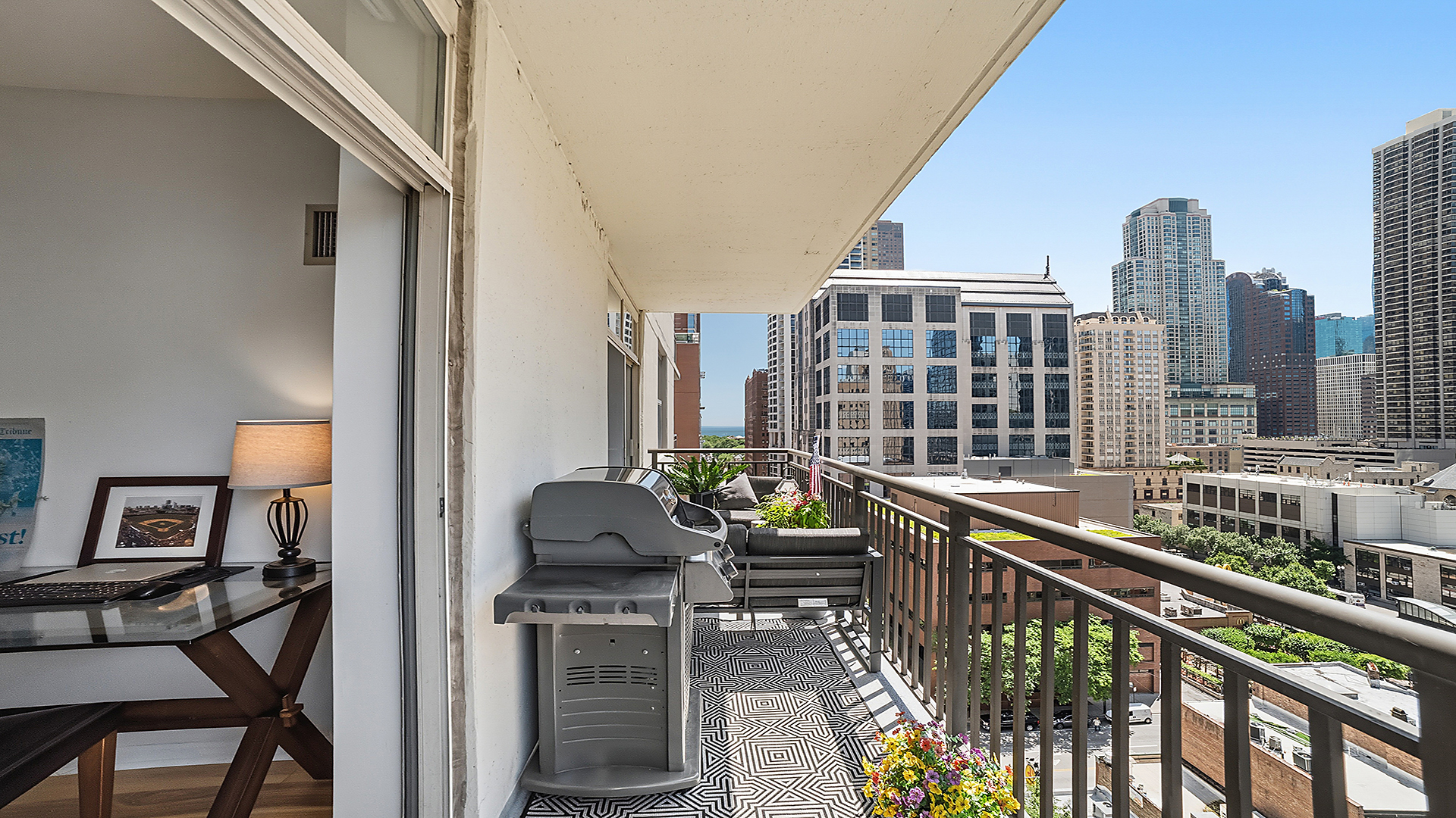 21 W CHESTNUT Street Unit: 1306