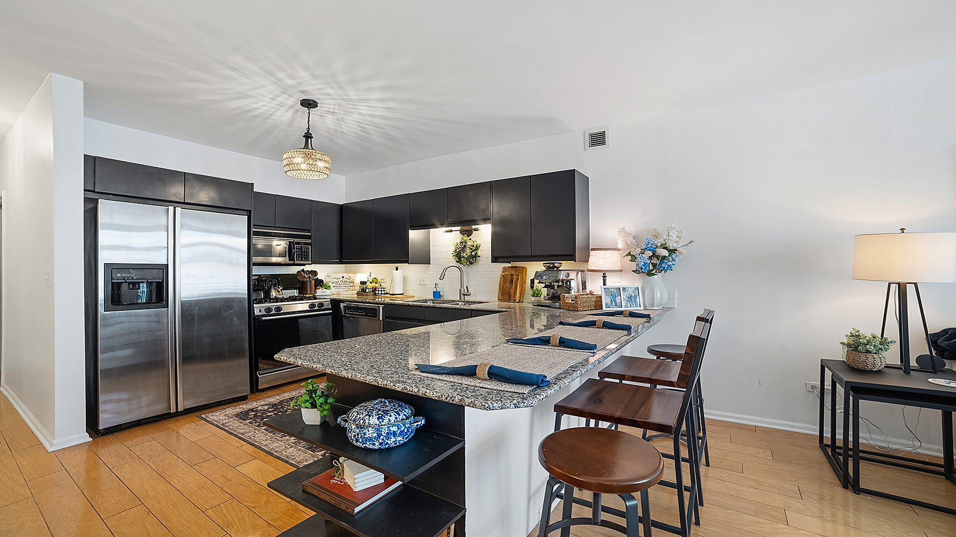 21 W CHESTNUT Street Unit: 1306