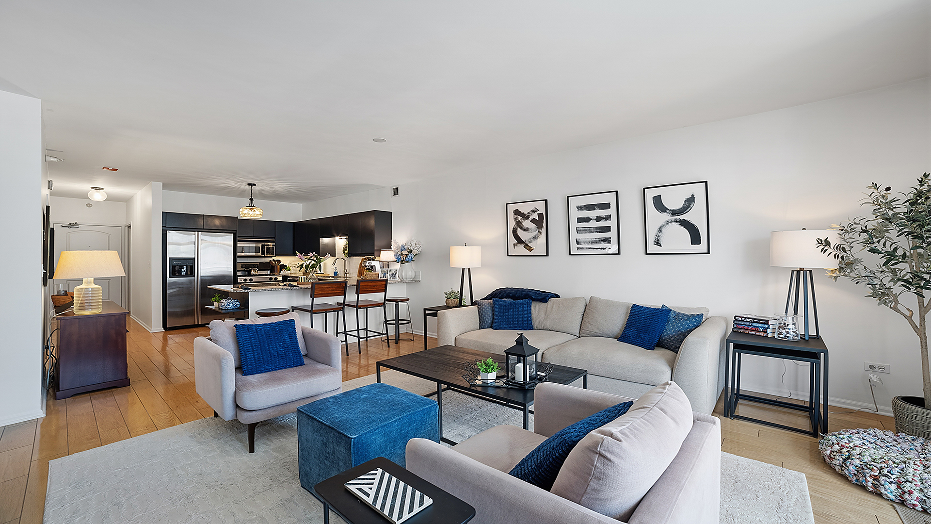 21 W CHESTNUT Street Unit: 1306