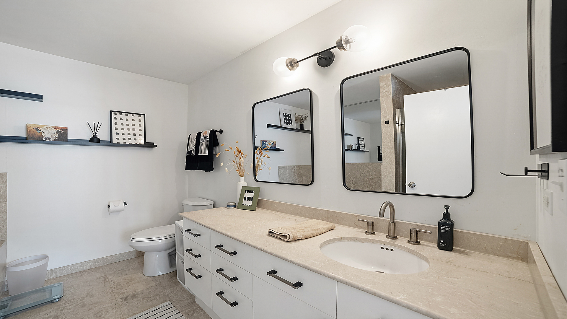 21 W CHESTNUT Street Unit: 1306