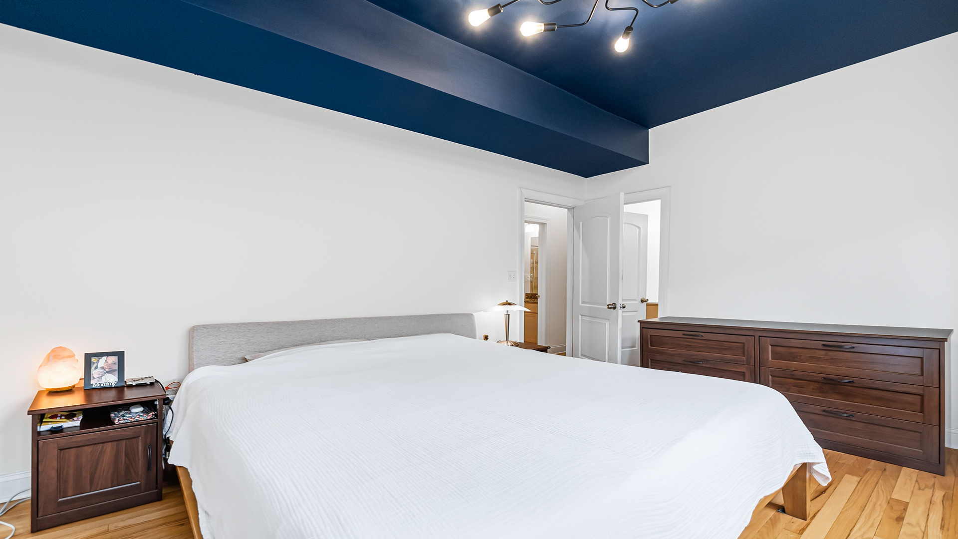 1637 W Granville Avenue Unit: 3