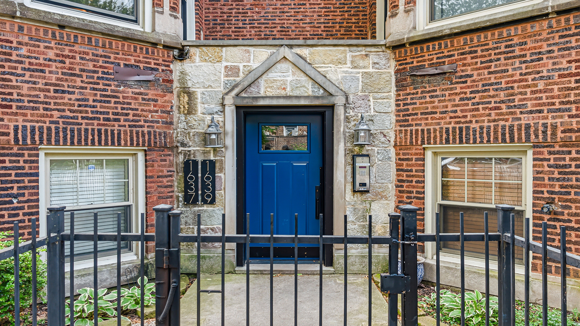 1637 W Granville Avenue Unit: 3