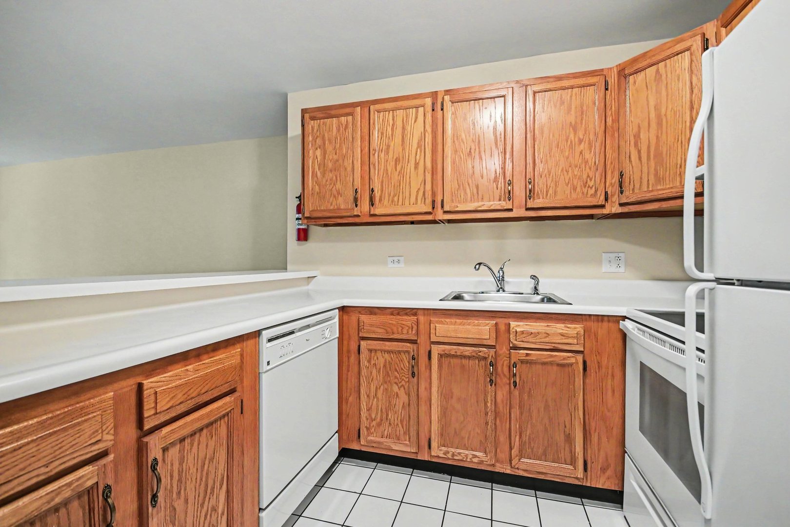 1833 FOUR LAKES Avenue Unit: 2D