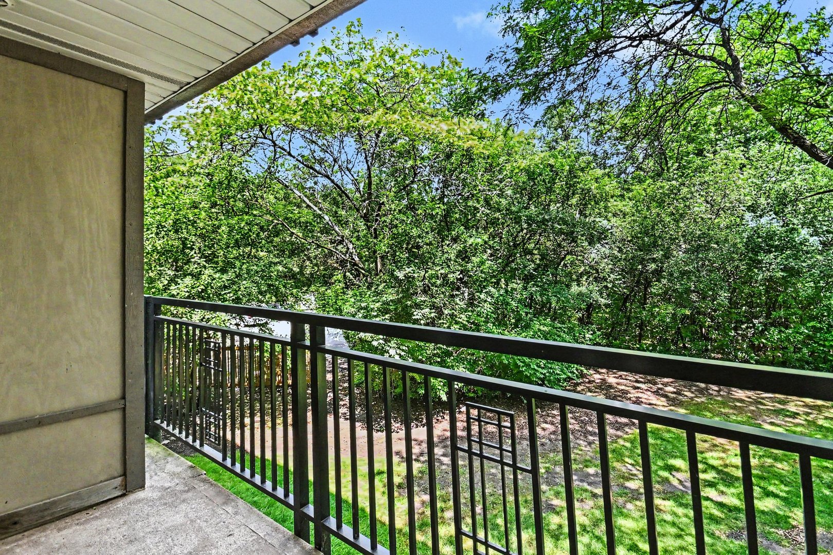 1833 FOUR LAKES Avenue Unit: 2D
