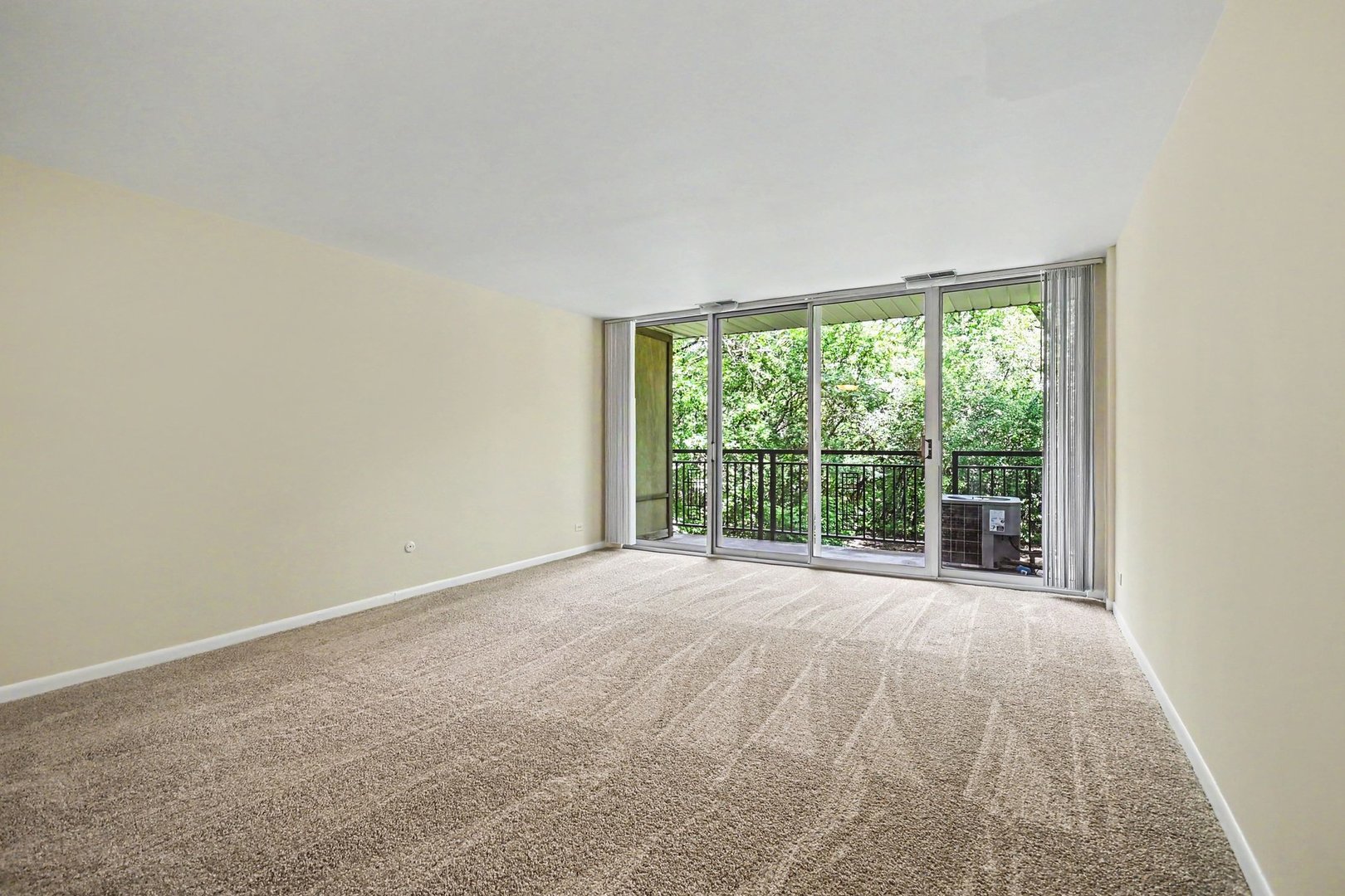 1833 FOUR LAKES Avenue Unit: 2D
