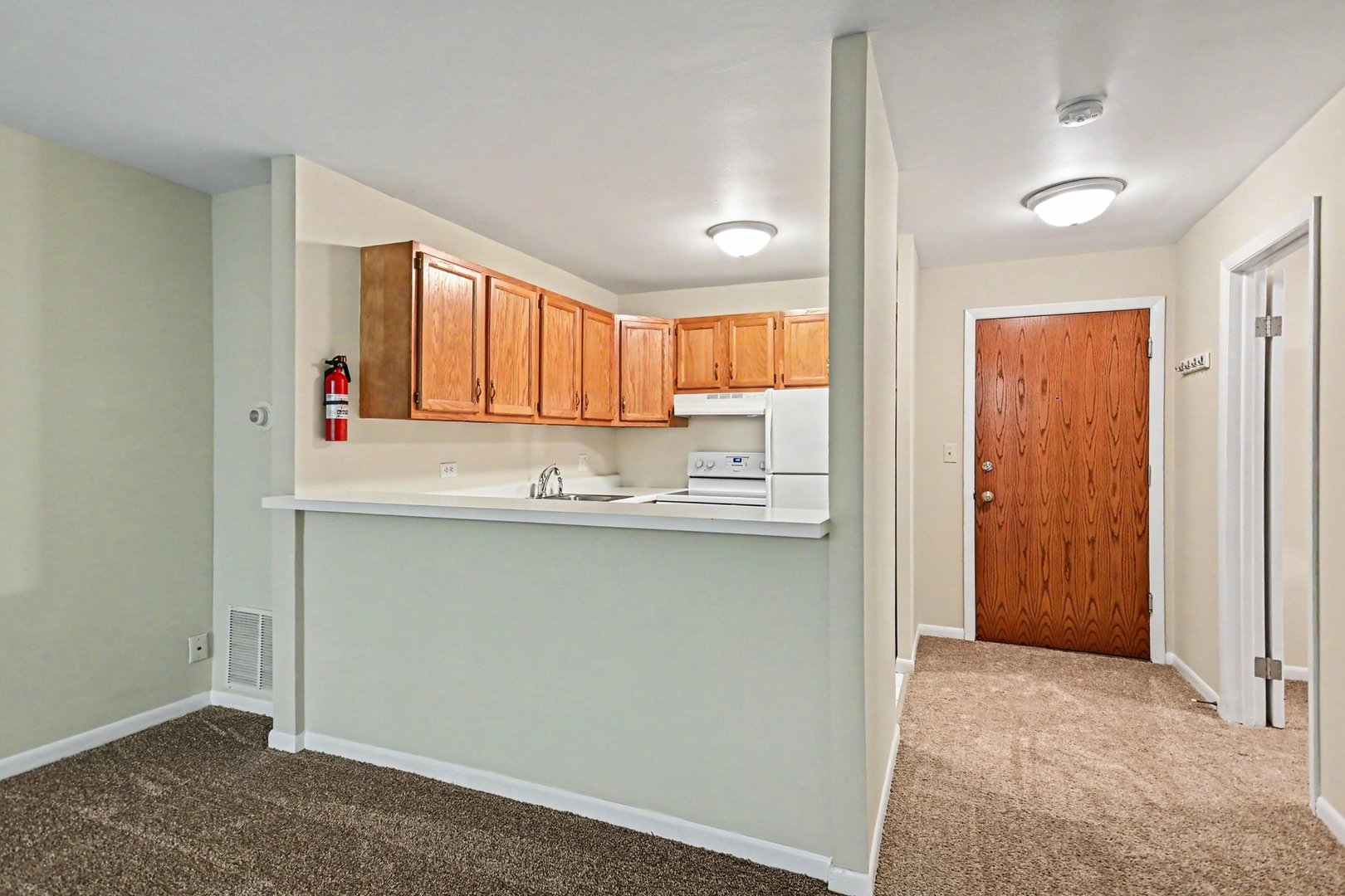 1833 FOUR LAKES Avenue Unit: 2D