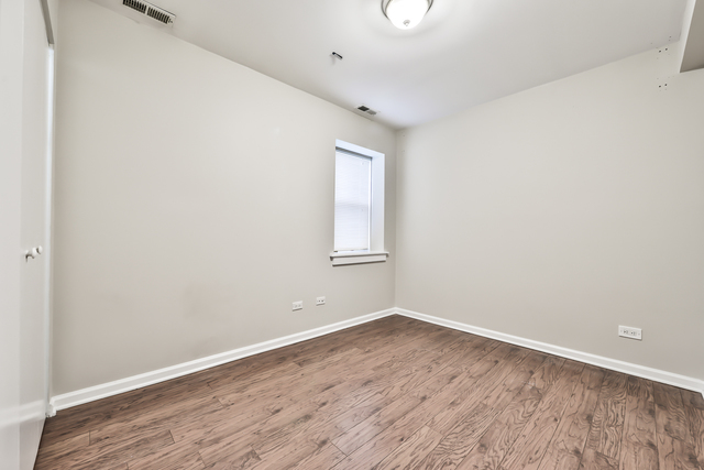3231 N Ridgeway Avenue Unit: G