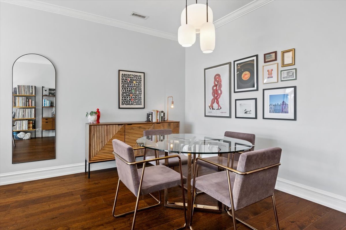 1155 W Armitage Avenue Unit: 301