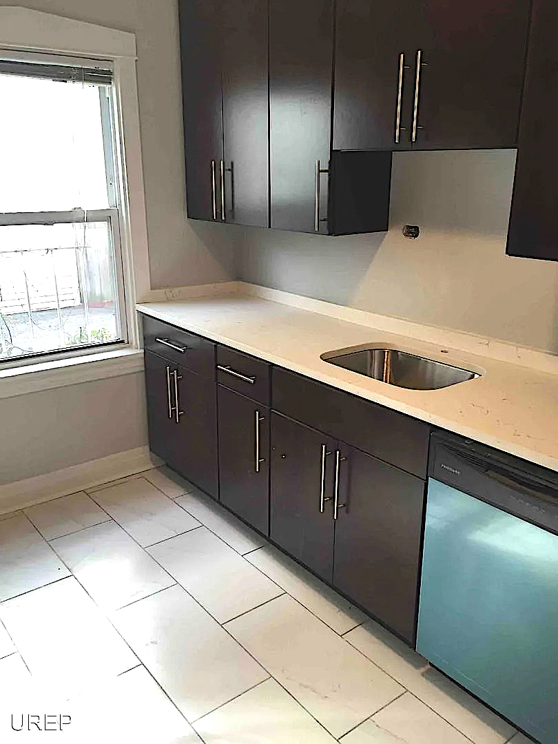 1655 W Irving Park Road Unit: 1R