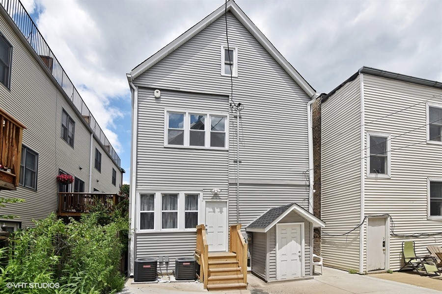 1655 W Irving Park Road Unit: 1R