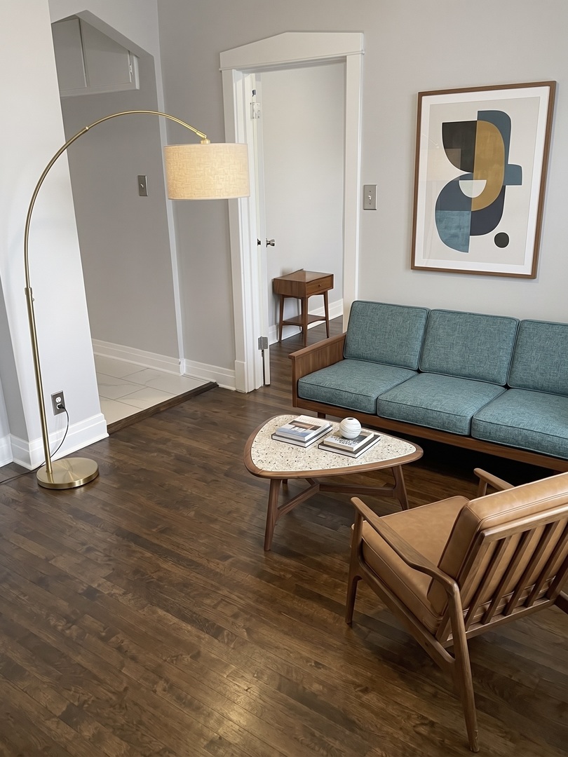 1655 W Irving Park Road Unit: 1R