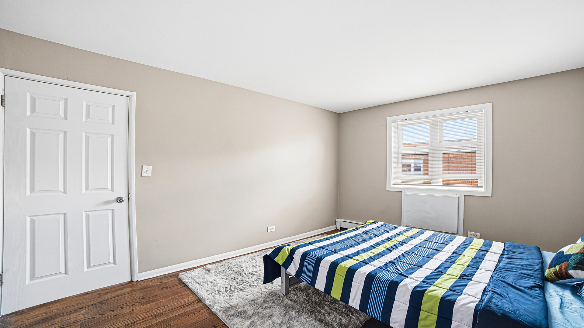 2411 W Balmoral Avenue Unit: 3B