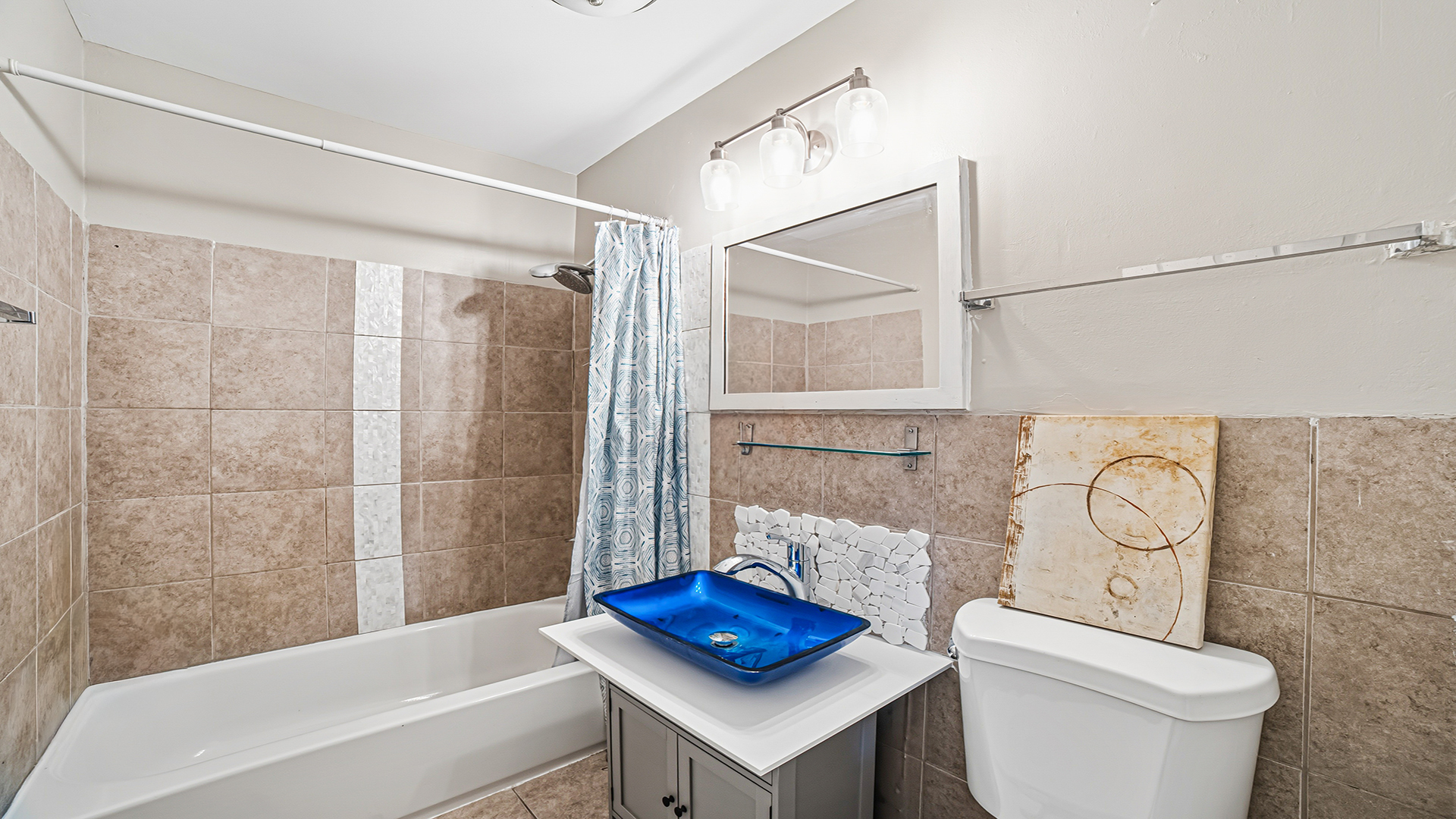 2411 W Balmoral Avenue Unit: 3B
