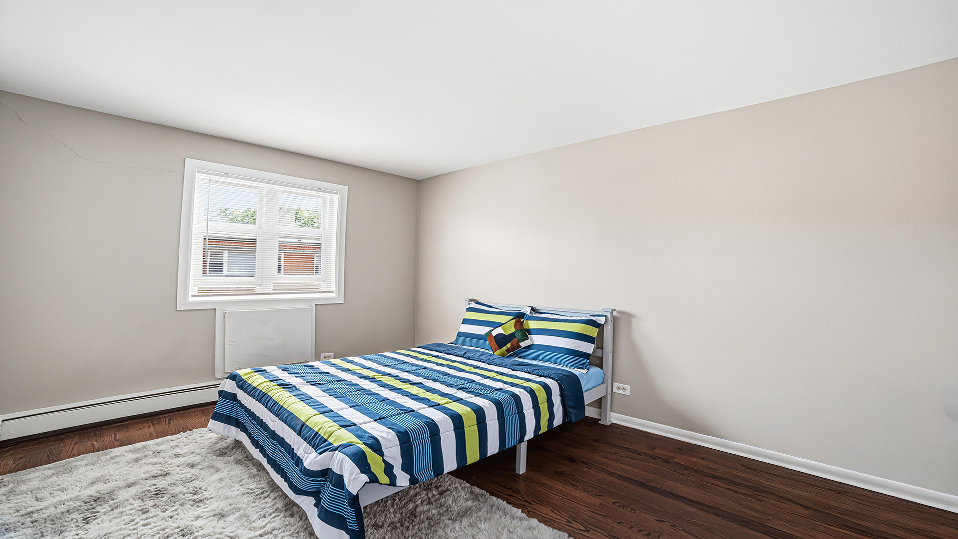 2411 W Balmoral Avenue Unit: 3B