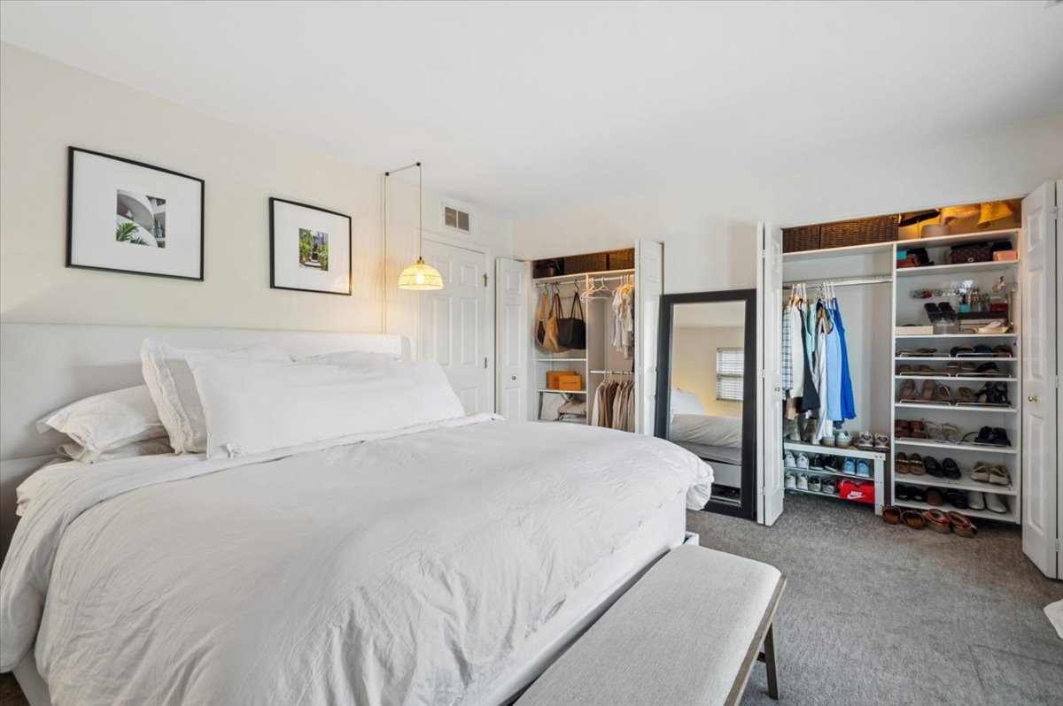 667 W DIVISION Street Unit: 3C