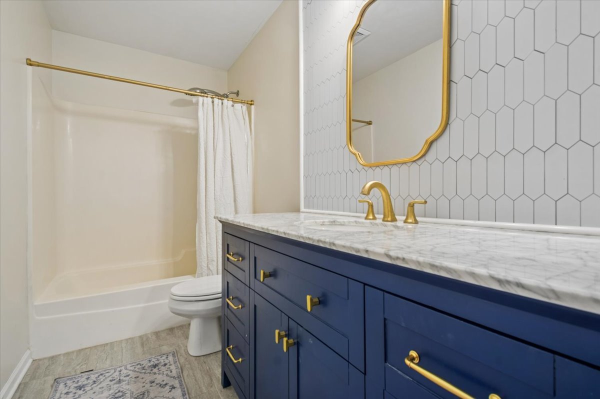 667 W DIVISION Street Unit: 3C