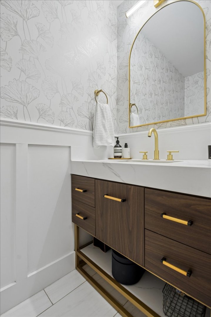 667 W DIVISION Street Unit: 3C