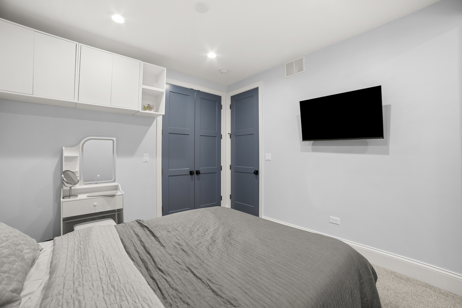 2254 W Roscoe Street Unit: 1