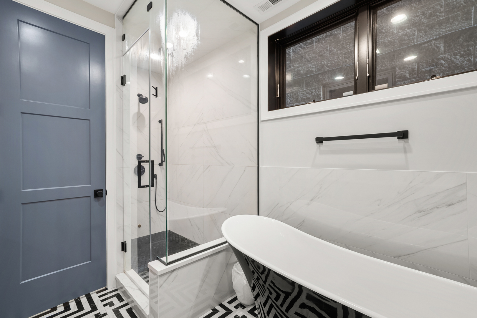 2254 W Roscoe Street Unit: 1