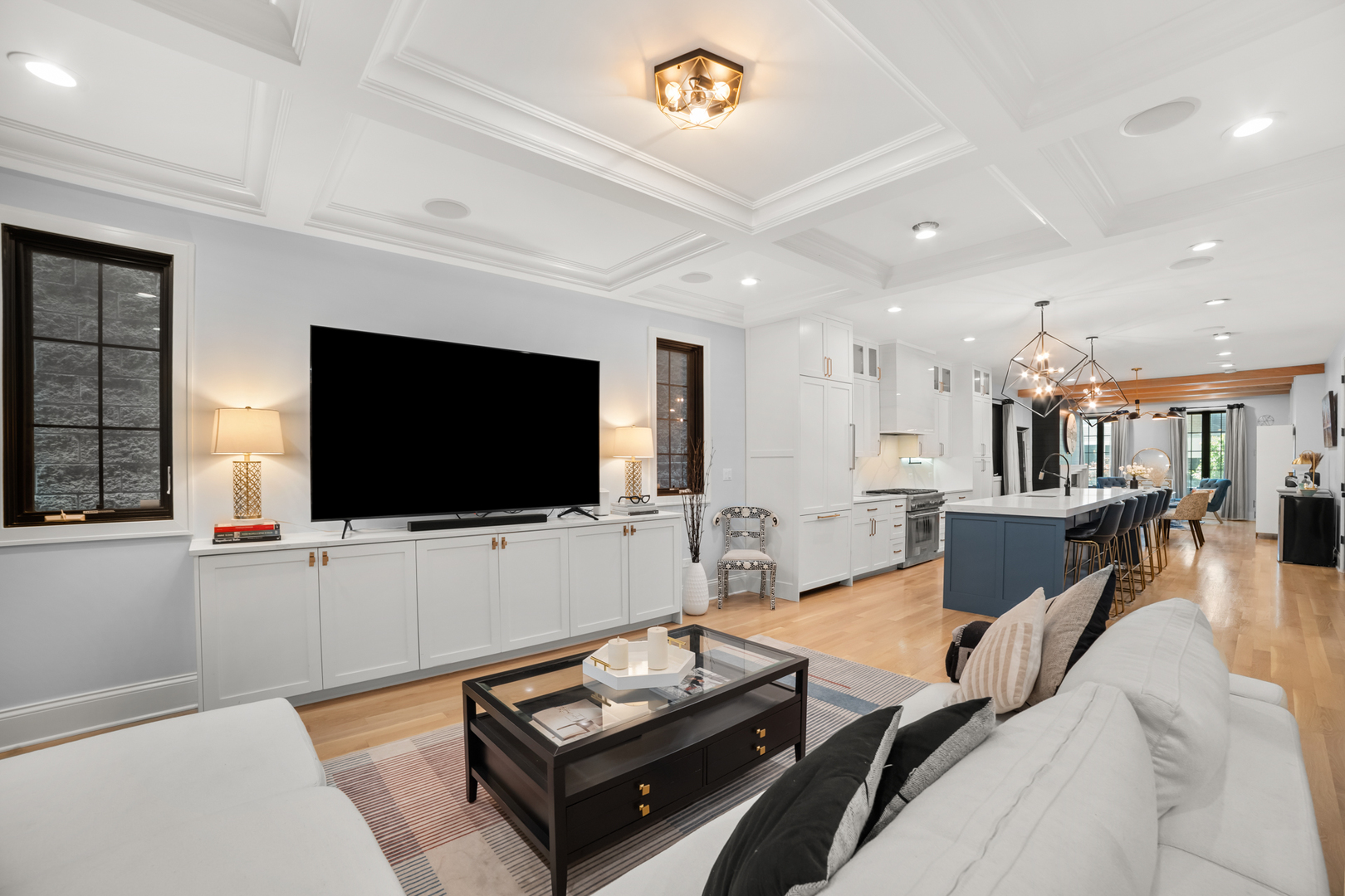 2254 W Roscoe Street Unit: 1
