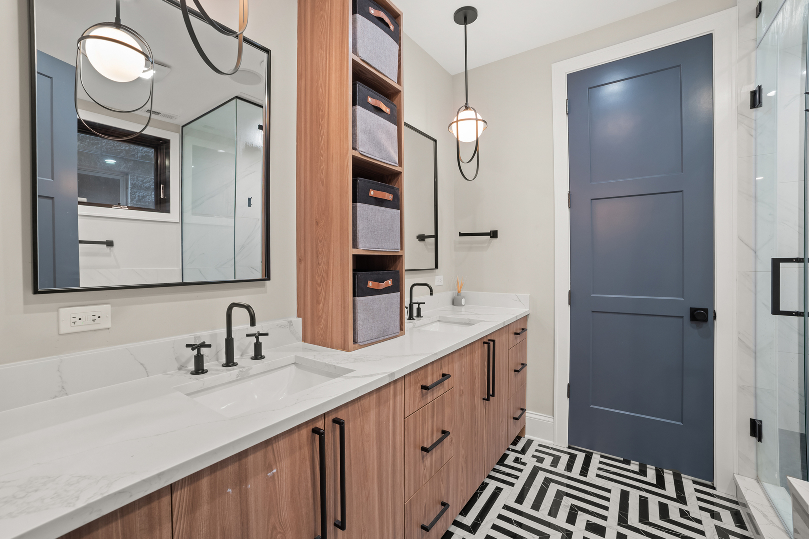2254 W Roscoe Street Unit: 1