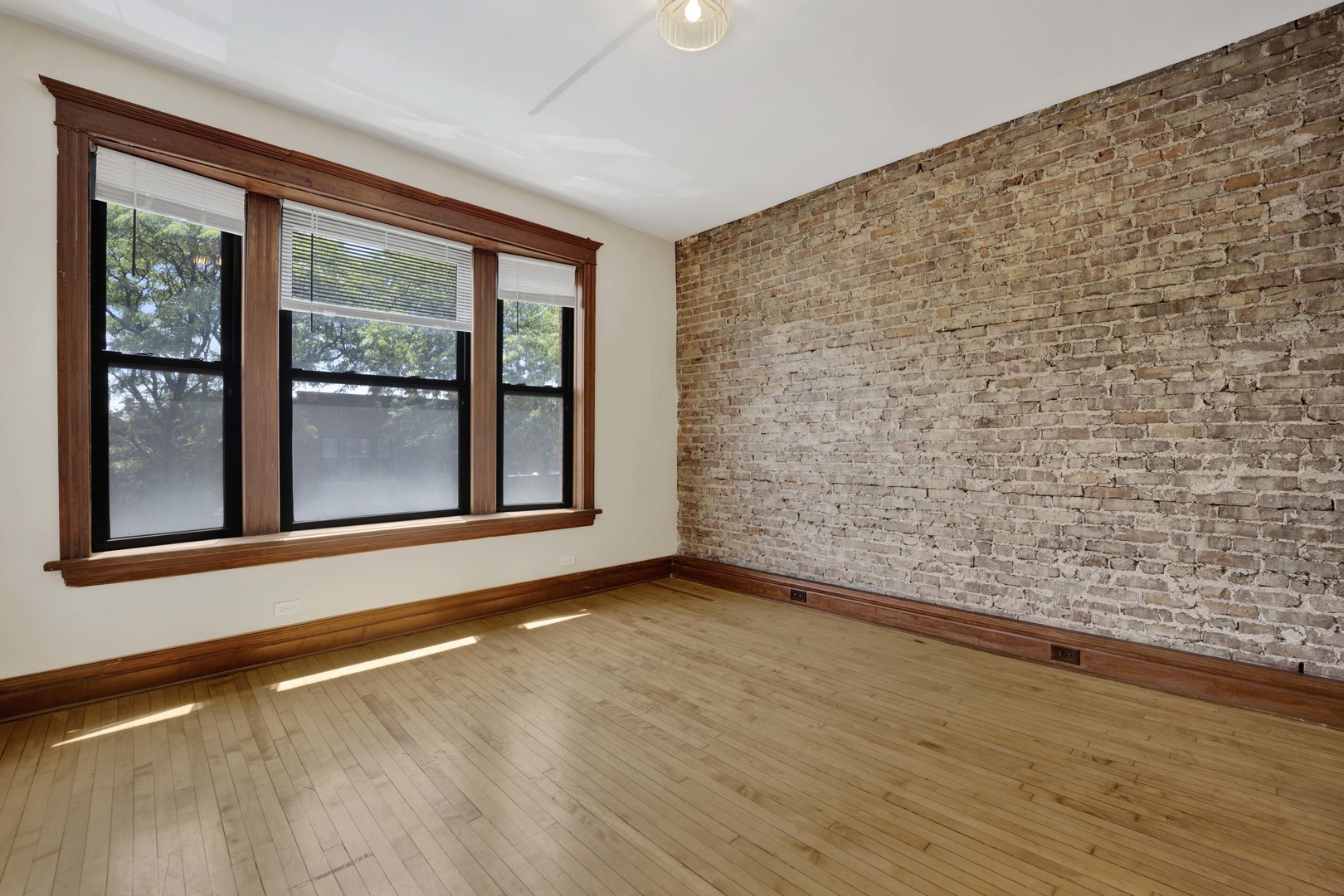 1404 W Flournoy Street Unit: 3
