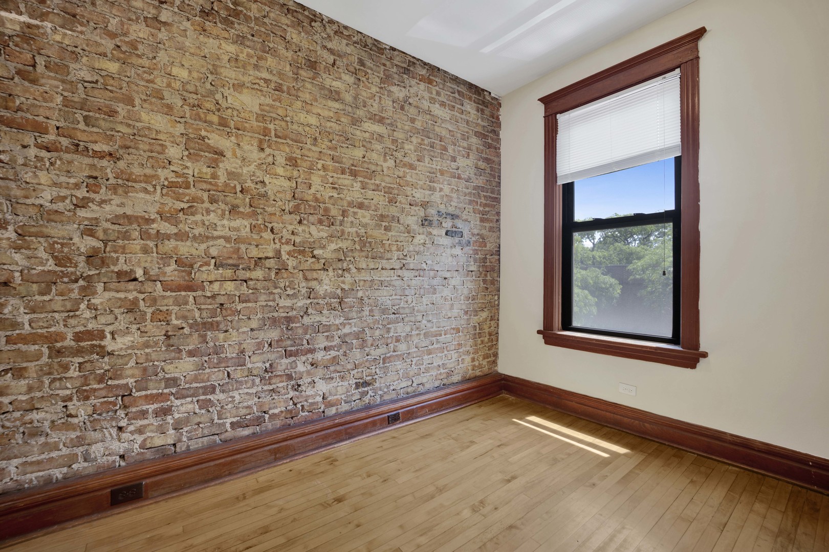 1404 W Flournoy Street Unit: 3