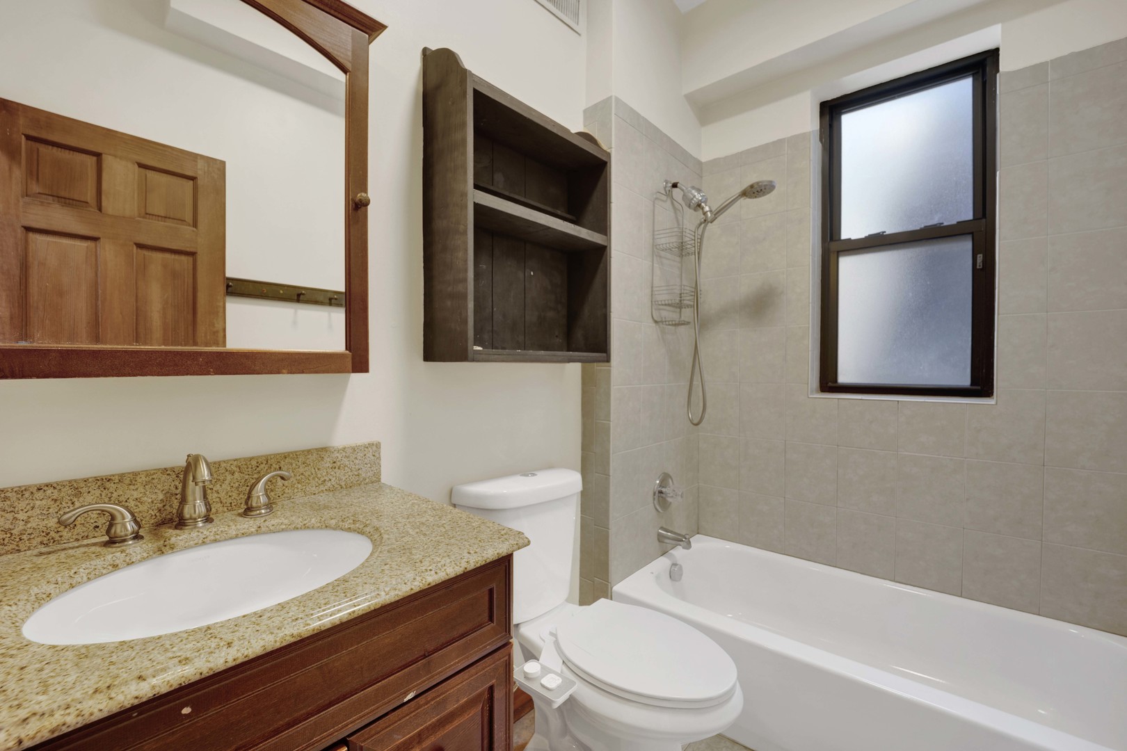 1404 W Flournoy Street Unit: 3