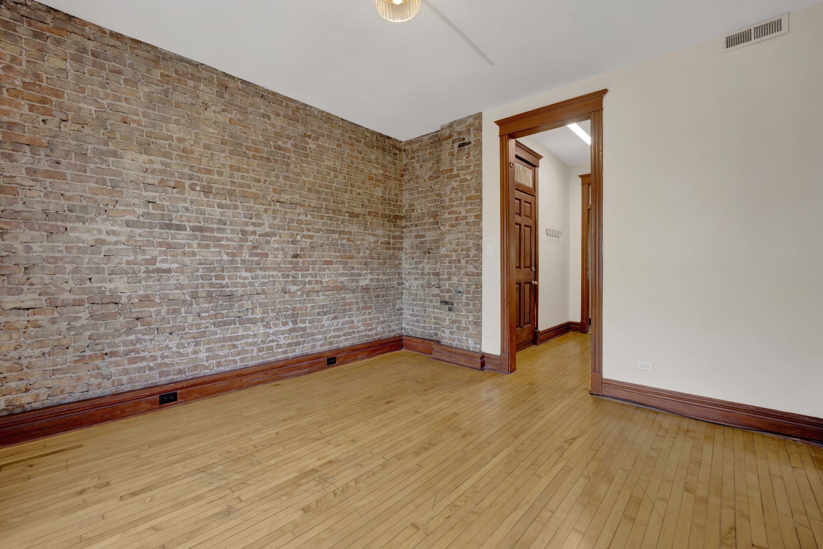 1404 W Flournoy Street Unit: 3