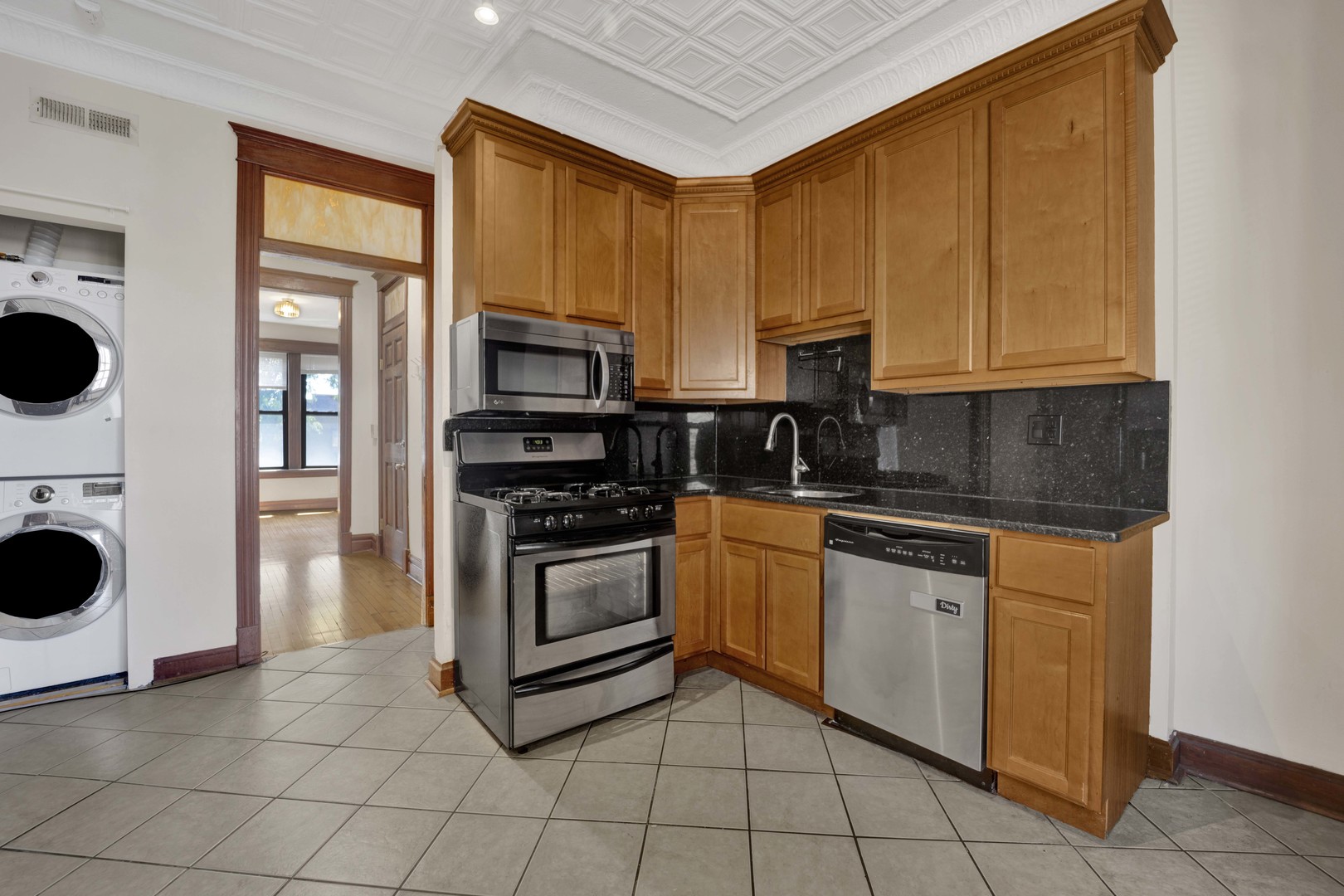 1404 W Flournoy Street Unit: 3