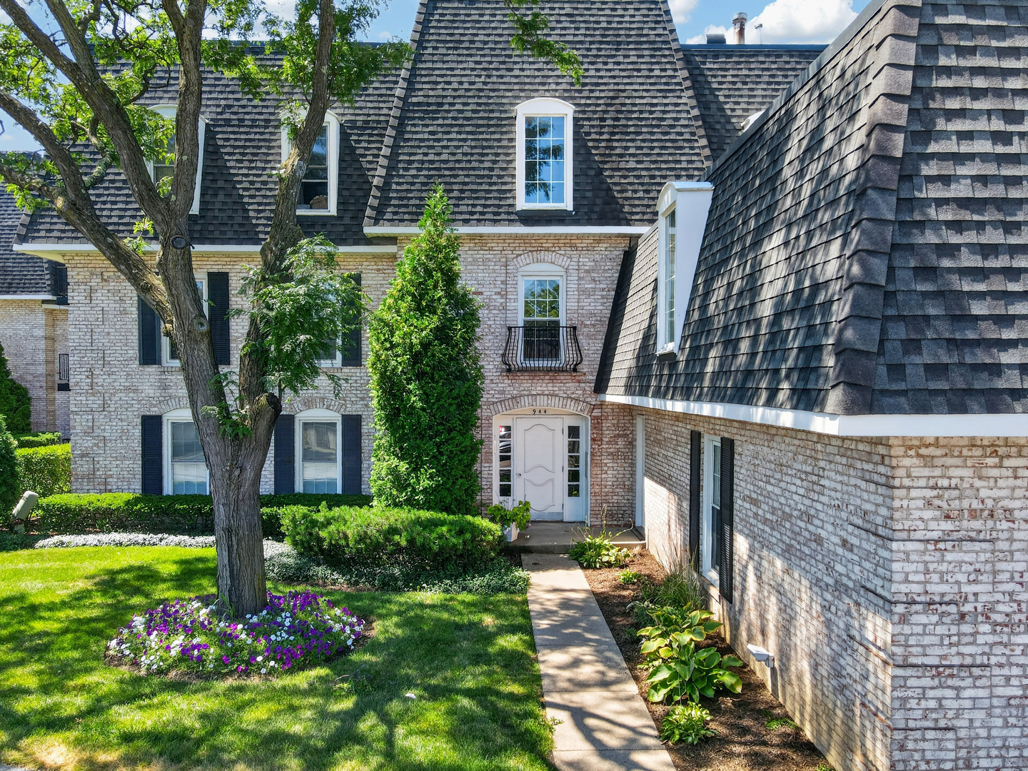 944 N Northwest Highway Unit: 307