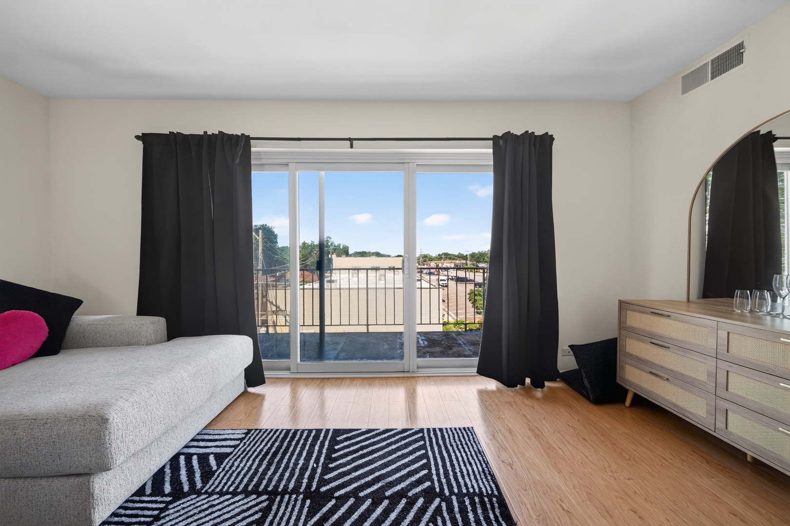 944 N Northwest Highway Unit: 307