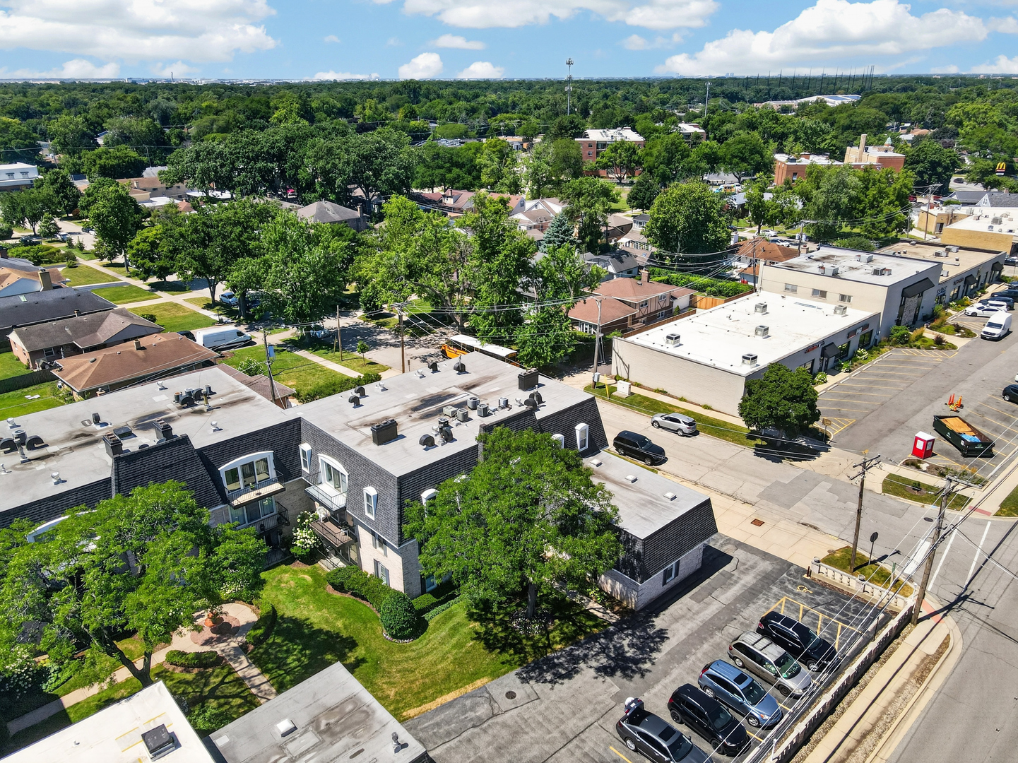 944 N Northwest Highway Unit: 307