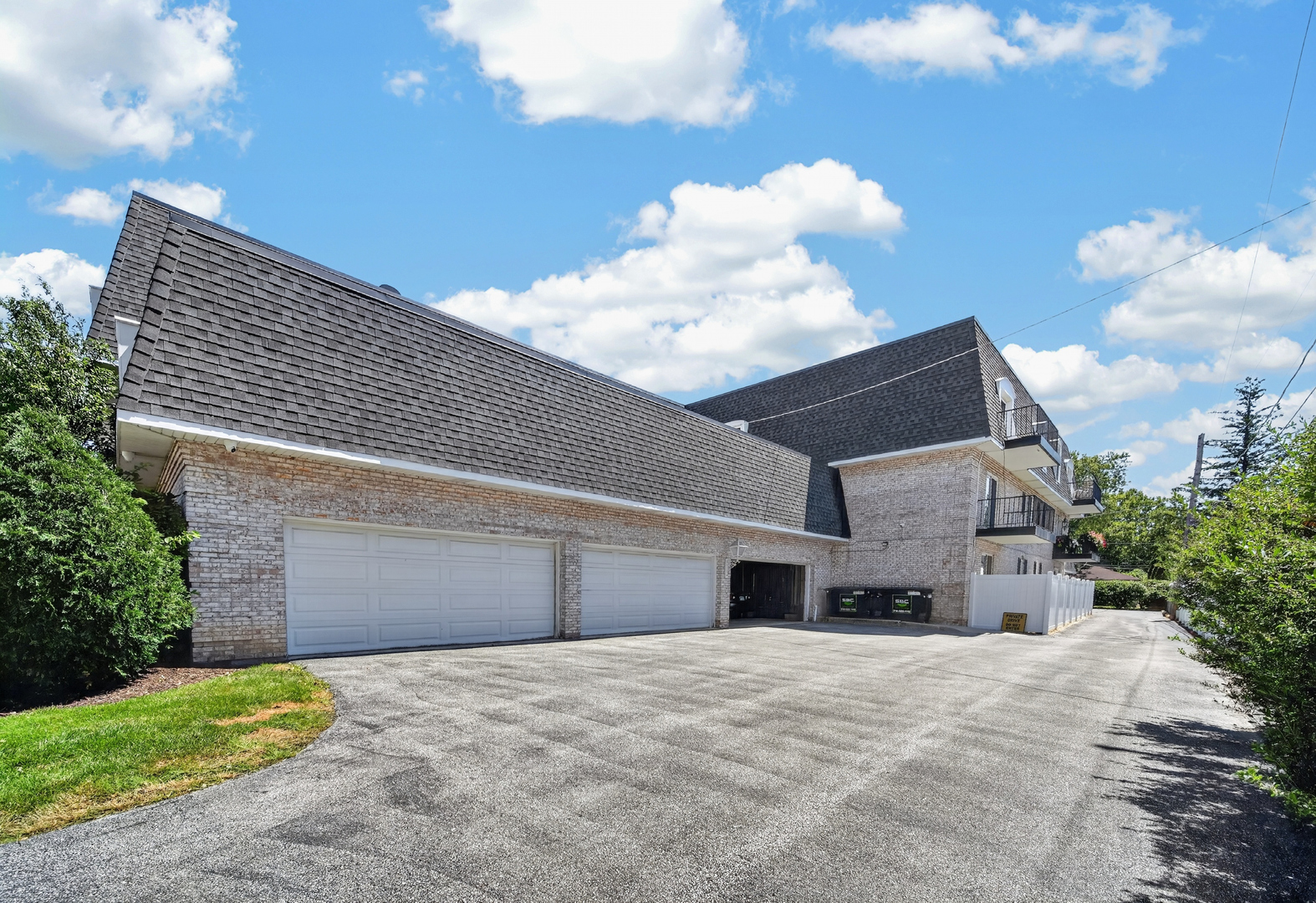 944 N Northwest Highway Unit: 307