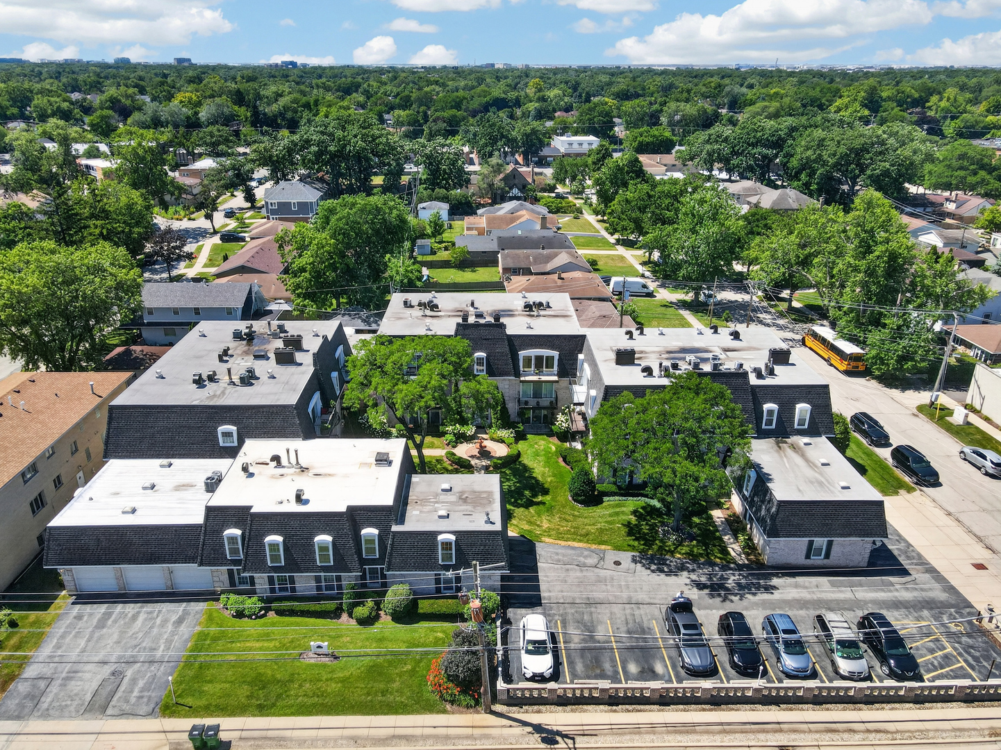 944 N Northwest Highway Unit: 307