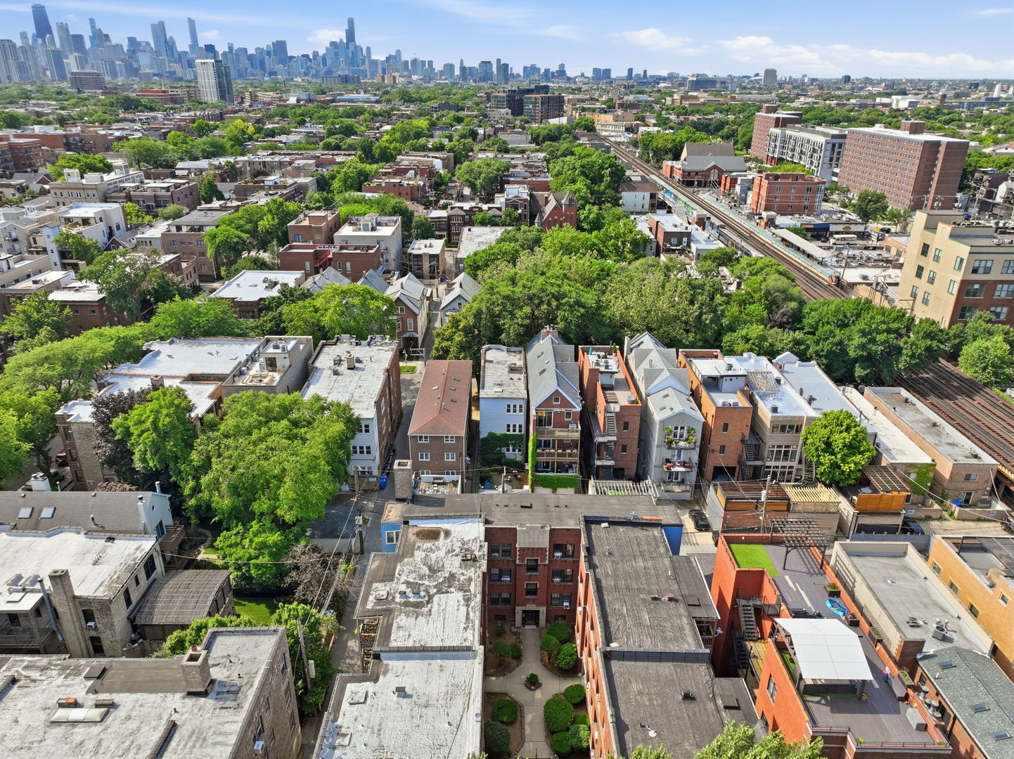 920 W Wolfram Street Unit: 4