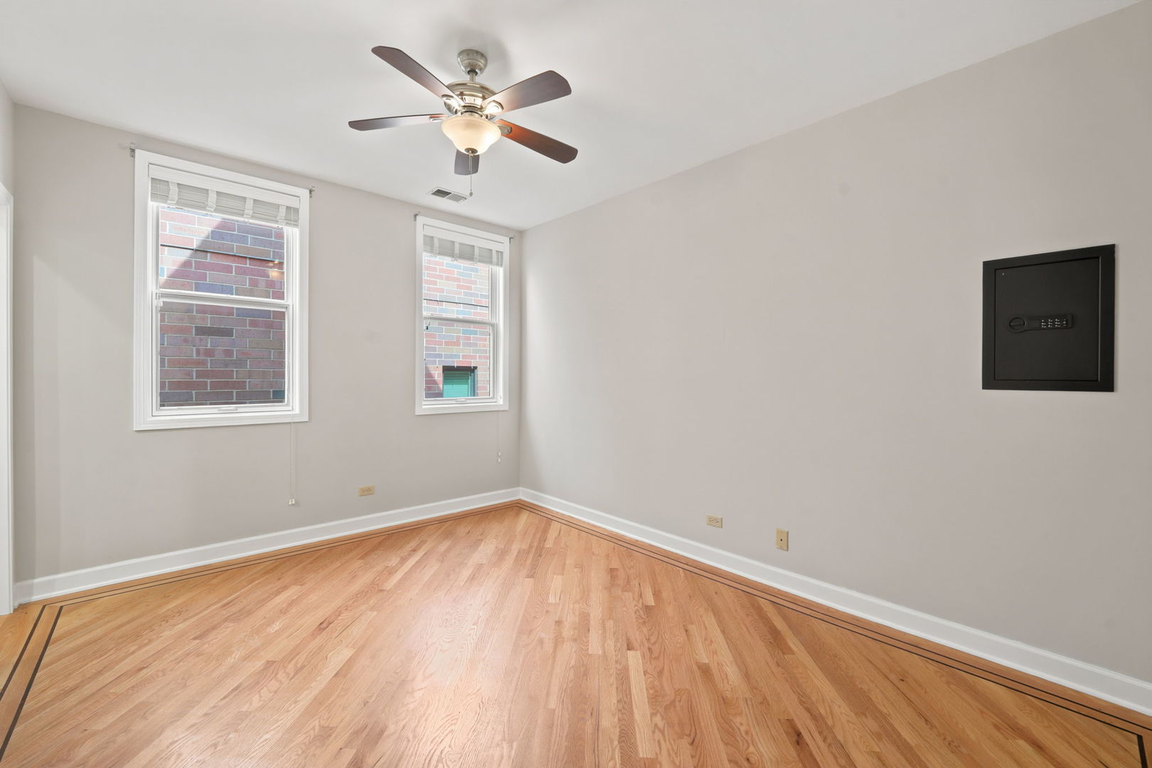 920 W Wolfram Street Unit: 4