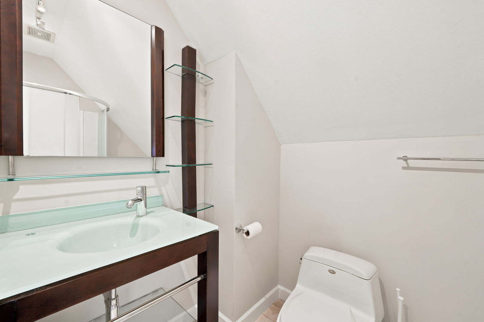 920 W Wolfram Street Unit: 4