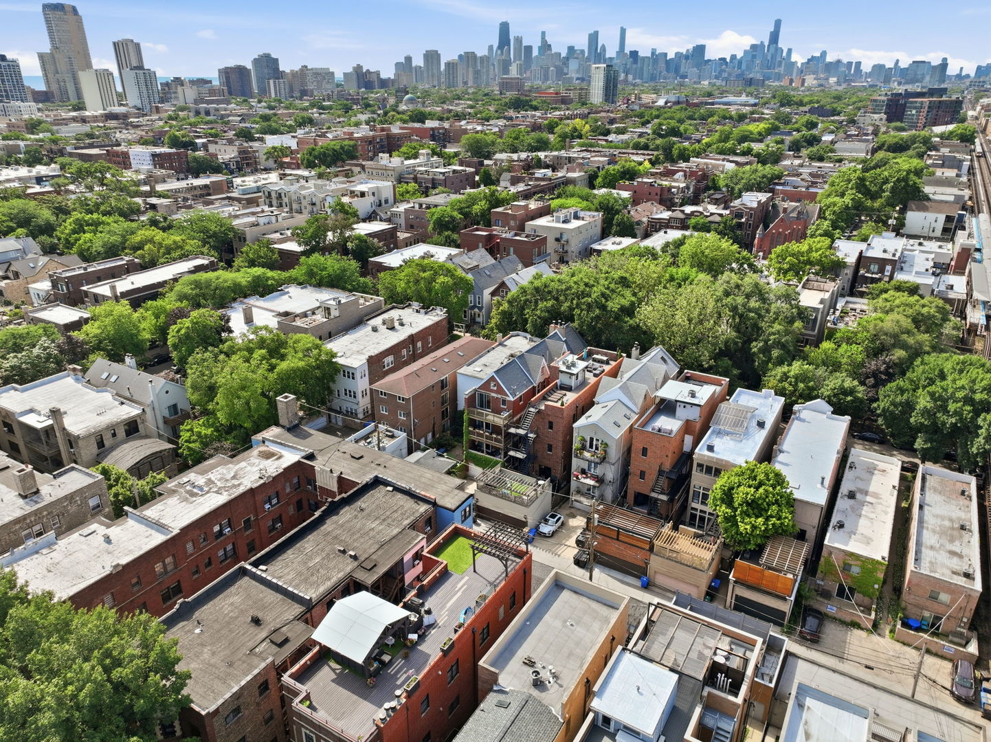 920 W Wolfram Street Unit: 4