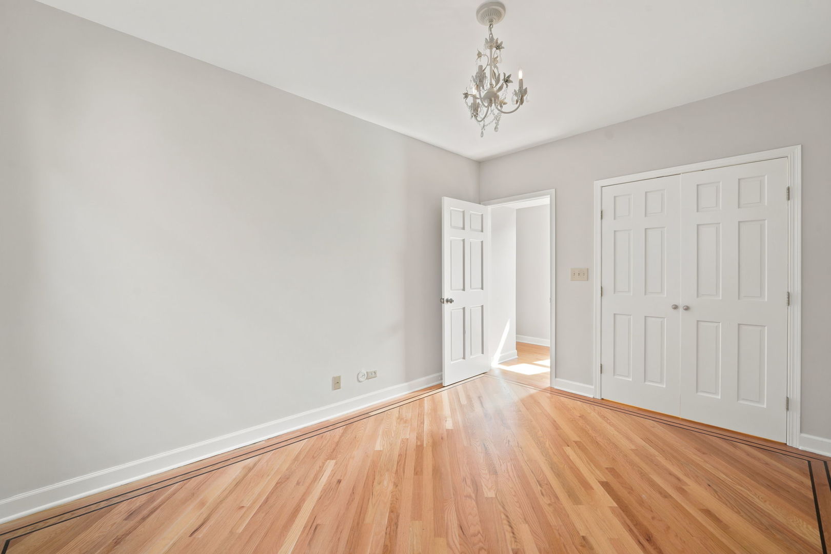 920 W Wolfram Street Unit: 4