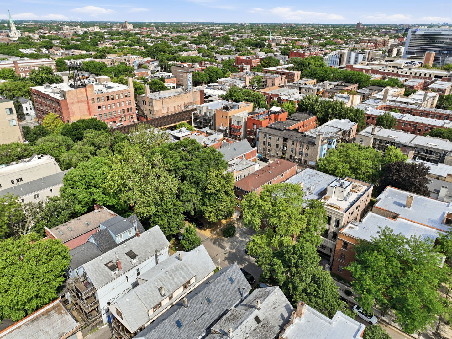 920 W Wolfram Street Unit: 4
