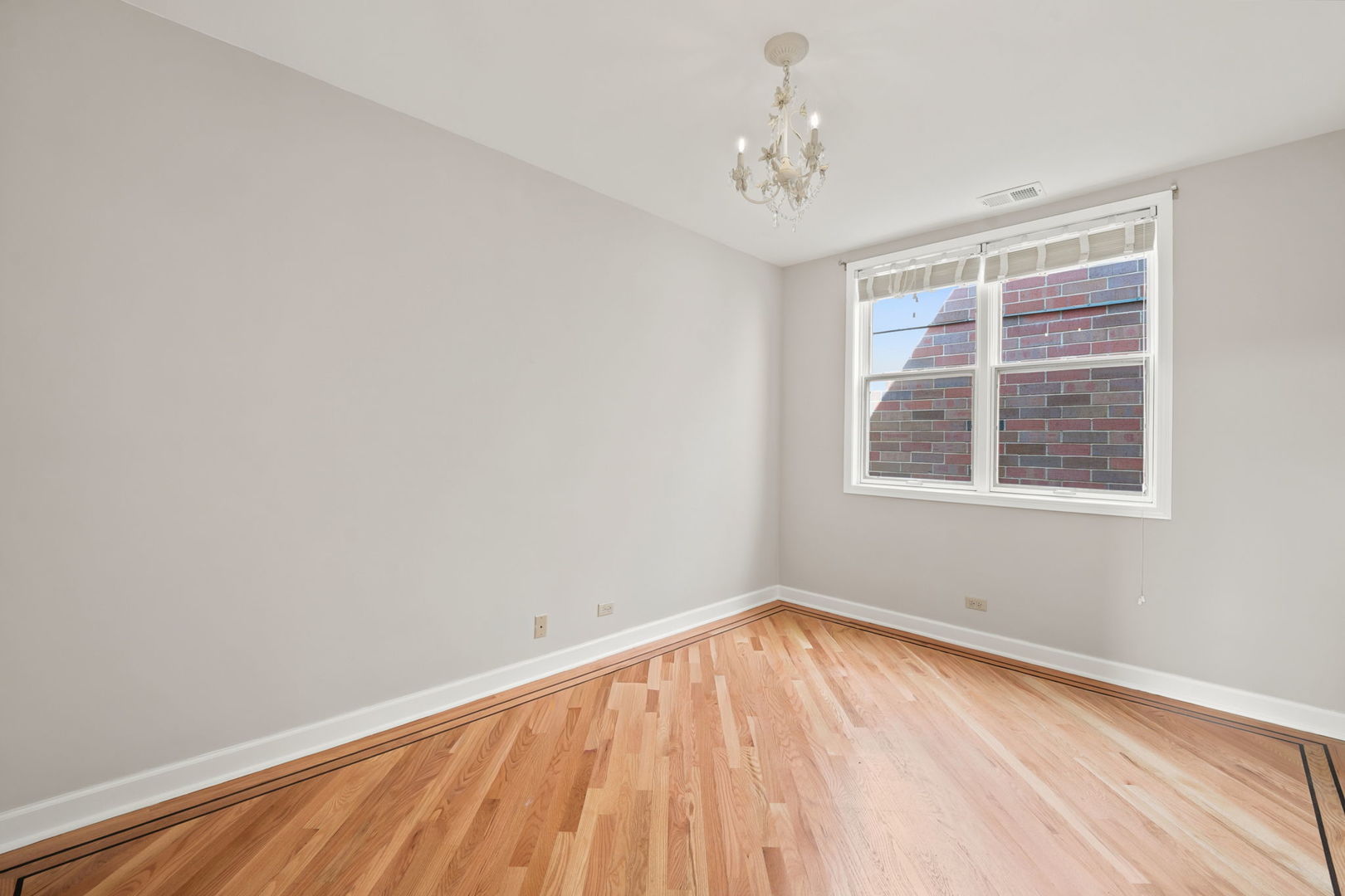 920 W Wolfram Street Unit: 4