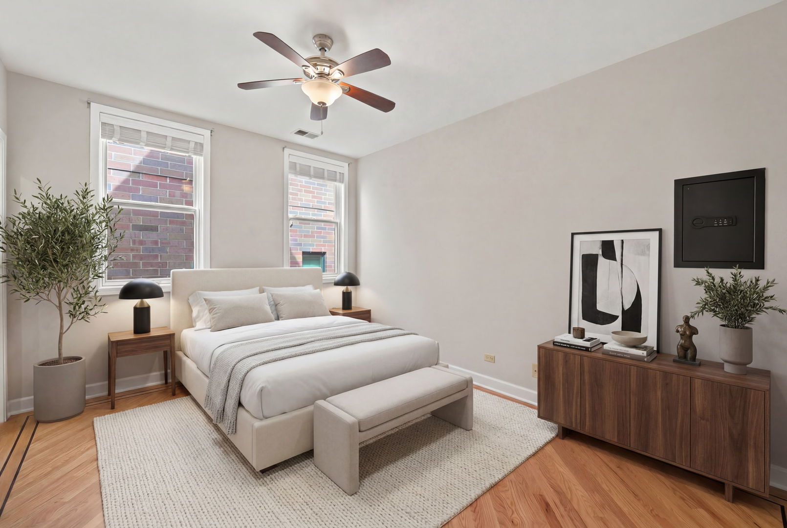 920 W Wolfram Street Unit: 4
