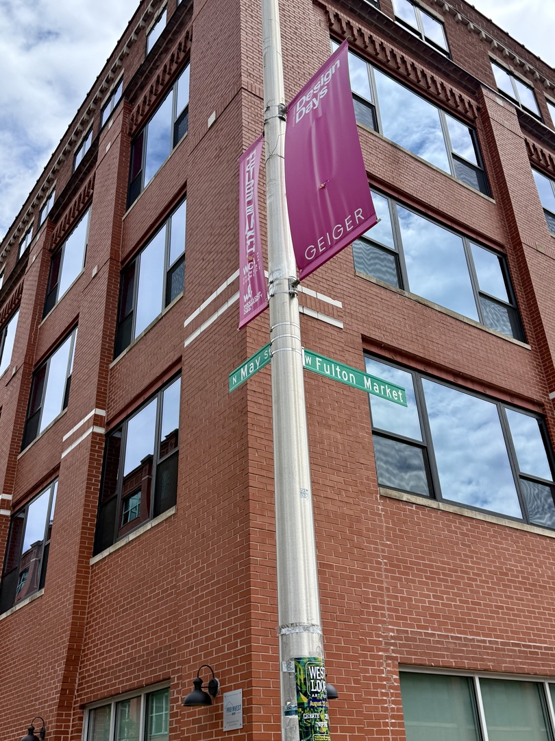 312 N May Street Unit: 4H