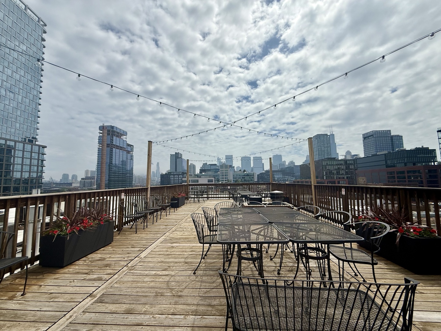 312 N May Street Unit: 4H